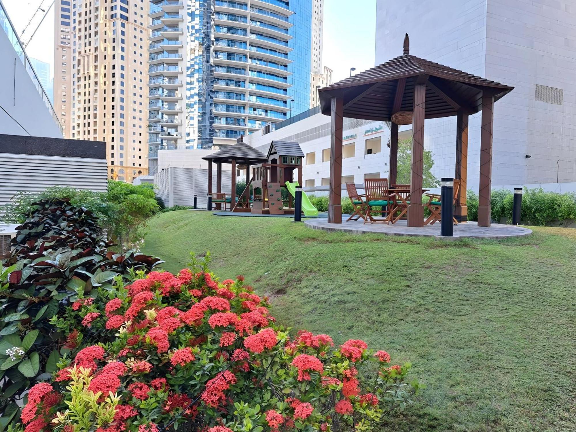 Barceló Residences Dubai Marina Bagian luar foto