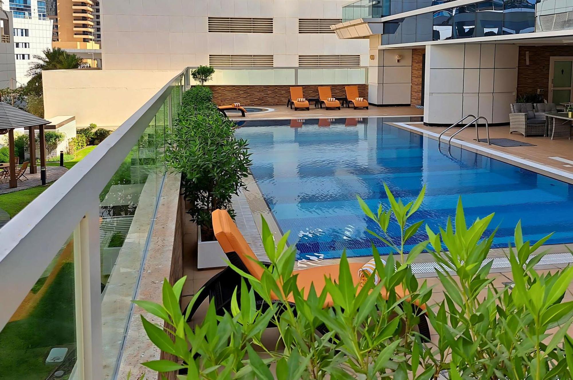 Barceló Residences Dubai Marina Bagian luar foto